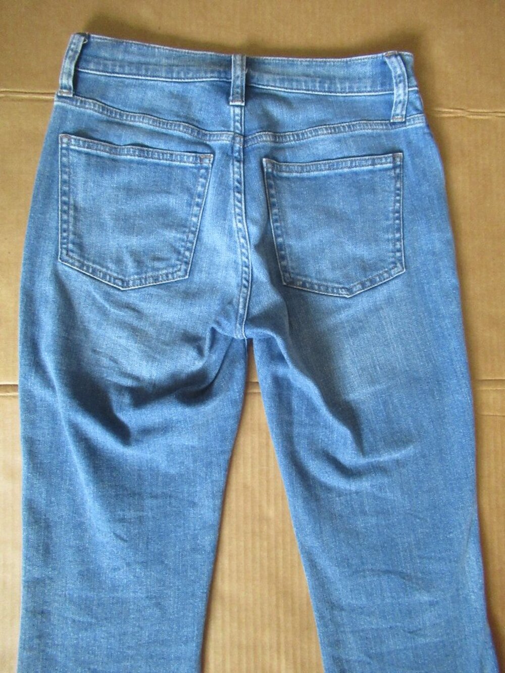 J.Crew 9 Inch Vintage Slim Straight Light Wash Jeans | Size 26 - Picture 7 of 13